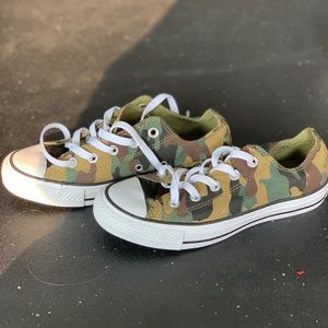 womens camo converse shoes